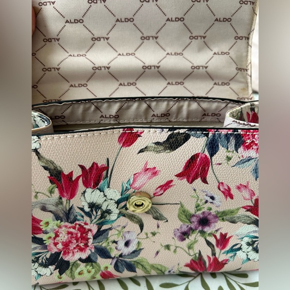 Also floral purse - Picture 6 of 7